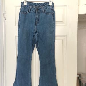 Women’s 26 Levi’s high waisted bell bottoms